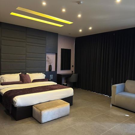 Louis V Hotel Beirut Exterior photo